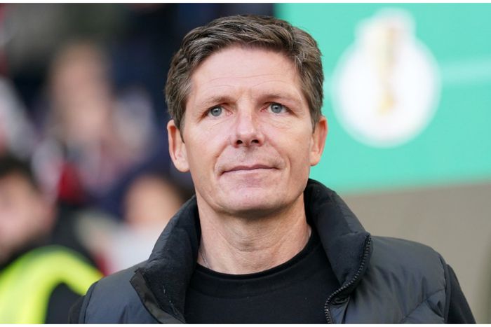 New Crystal Palace manager Oliver Glasner replaces Roy Hodgson.