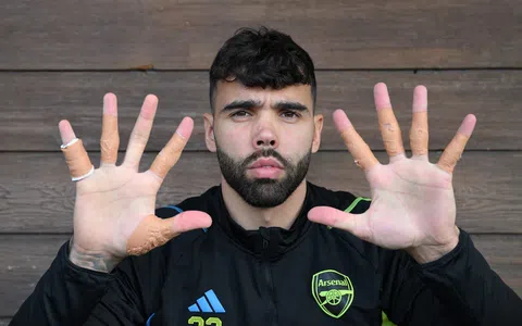 How David Raya's abnormally big hands launched his career in football