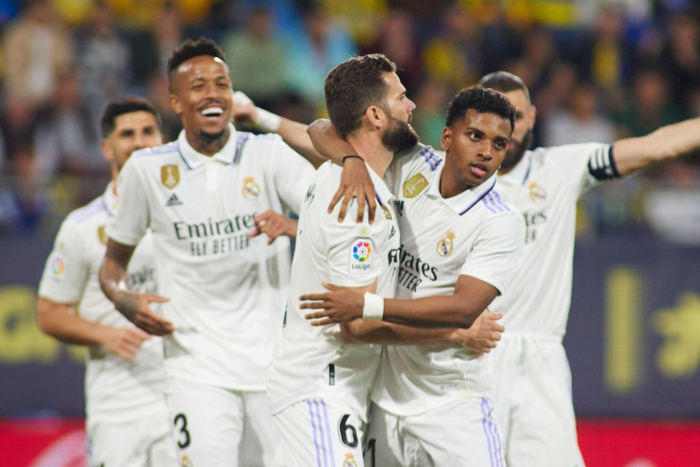 Real Madrid celebrate goal against Cadiz