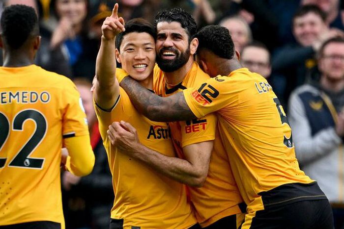 Diego Costa rolls back the years to power Wolves past Brentford