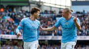 Manchester City survive Leicester's late attacks to close in on Arsenal