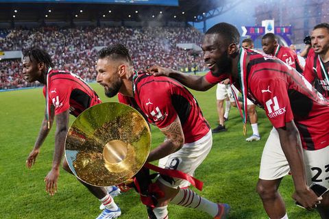 Rafael Leao, Olivier Giroud, and Fikayo Tomori celebrate AC Milan's Scudetto win | Imago