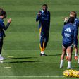 Real Madrid Training Session and press conference, PK, Pressekonferenz Antonio Rudiger of Real Madrid CF (C) is seen joking with Jude Bellingham of Real Madrid CF (L) during Real Madrid Training Session and Press Conference || Image credit: Imago
