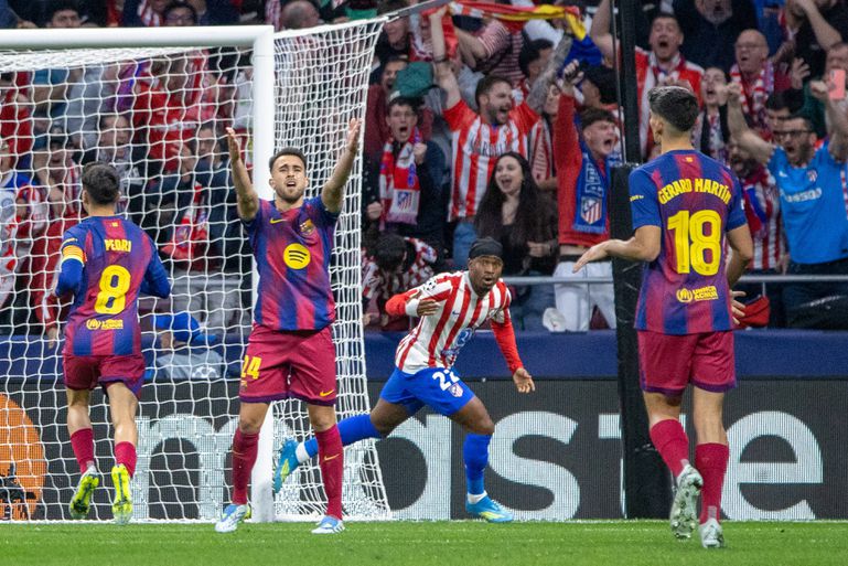 Ademola Lookman celebrates his decisive goal for Atletico Madrid againsr Barcelona.