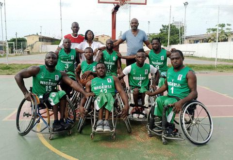 Support de support de ballon de basket-ball à 3 Niger