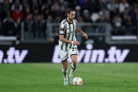 Manchester United make move for Juventus star Adrian Rabiot