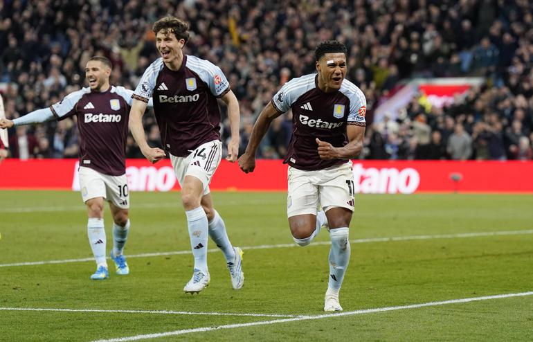 Watkins scores a brace against Liverpool || imago