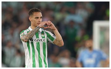 Manchester United Legend Urges Amorim to Bring Back Antony