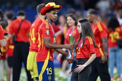 17-year-old Lamine Yamal and girlfriend Alex Padilla ’love up’ on boat