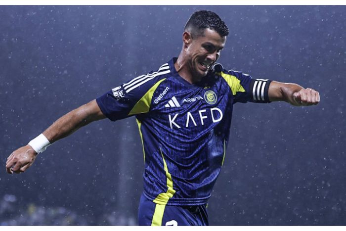 Cristiano Ronaldo leaves fans guessing with new post