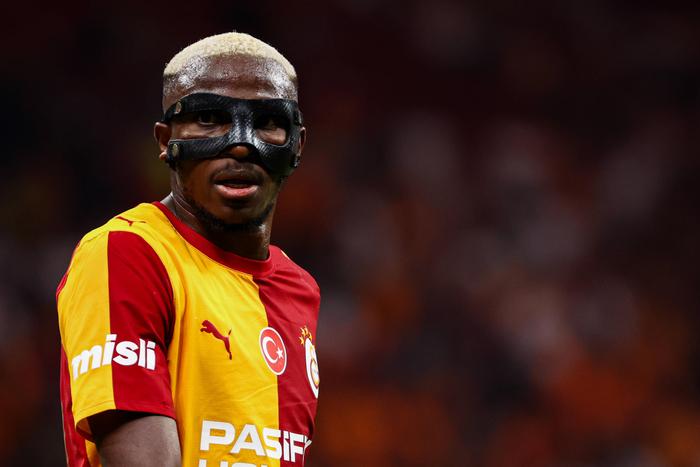Osimhen to choose between Arsenal and Man United