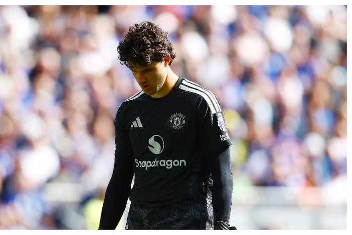 Scholes claims Man United cannot win the title