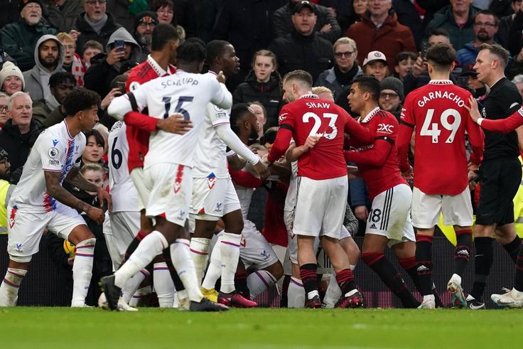 Man Utd Weigh Fresh Deal for Veteran Star Under New Wage Policy