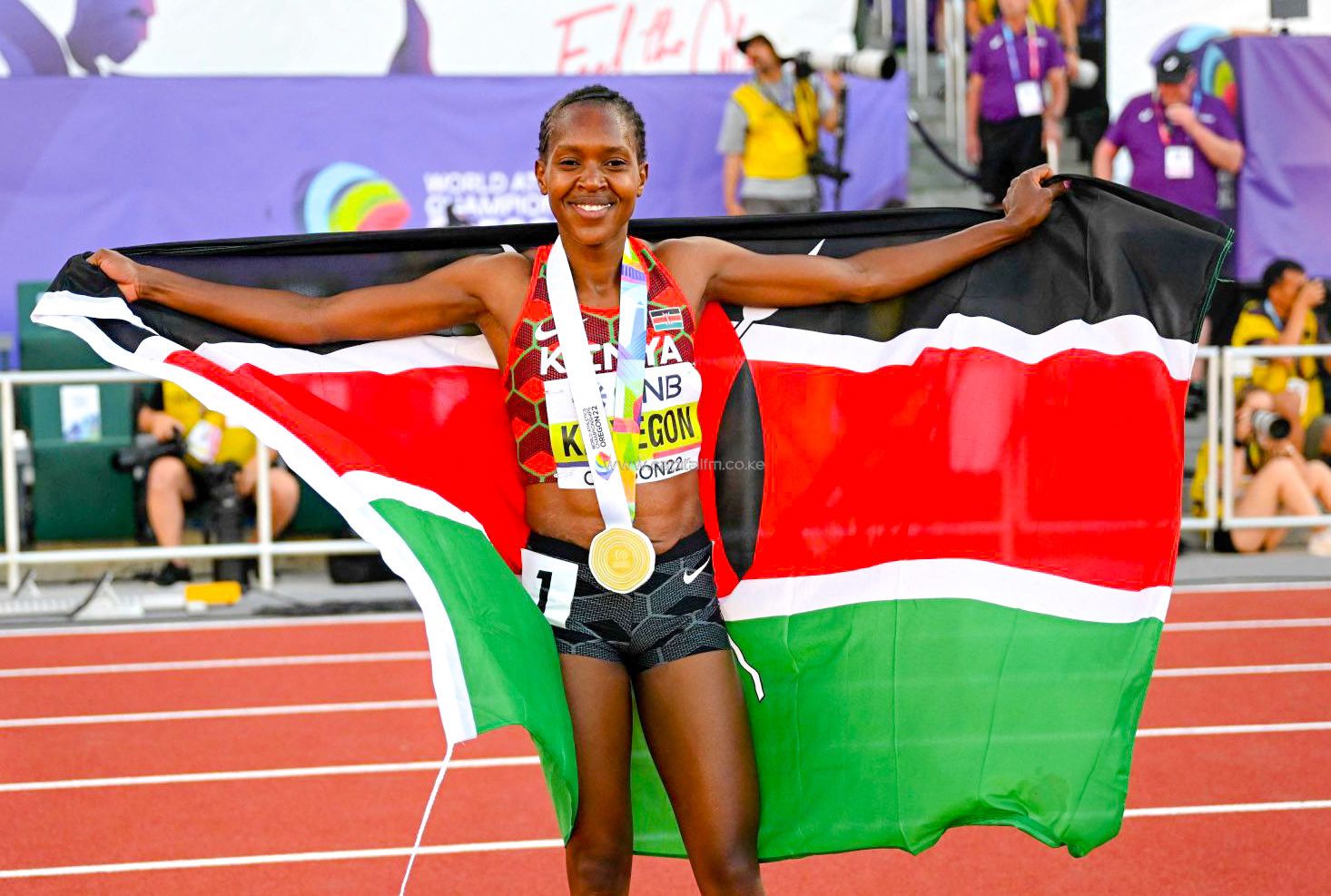 Faith Kipyegon Hands Super Fan Special Gift After World Championships ...