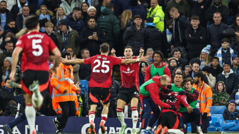 Amad Diallo inspires Man United to sensational comeback victory over Man City