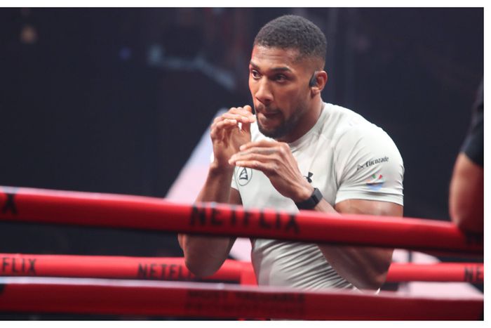 Anthony Joshua in return to the gym