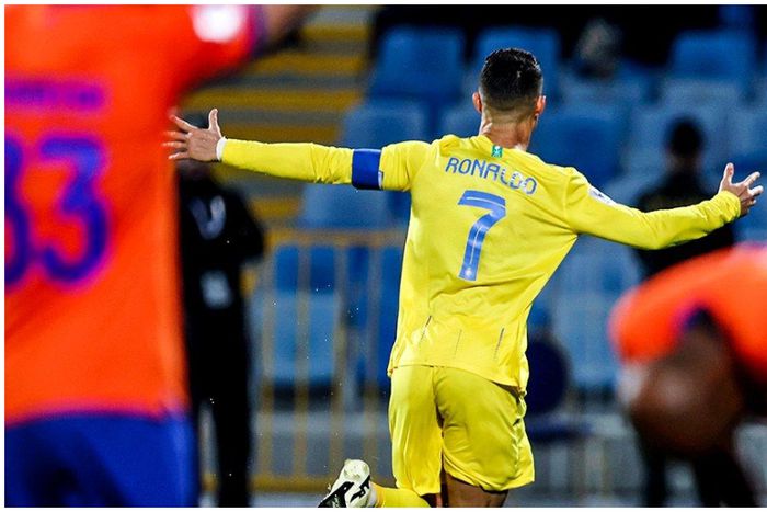Cristiano Ronaldo celebrates his goal for Al Nassr.