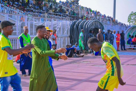 Ahead of a possible return to the national team, Super Eagles captain Ahmed Musa united fans in Kano.