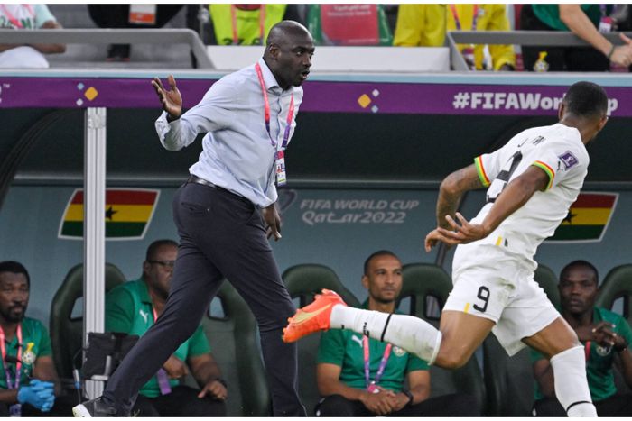 Otto Addo barks instructions to Jordan Ayew at the FIFA World Cup, Qatar 2022.