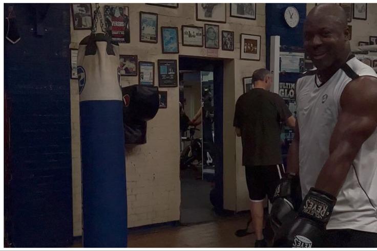 Watch Super Eagles legend Yakubu Aiyegbeni show off his boxing skills.