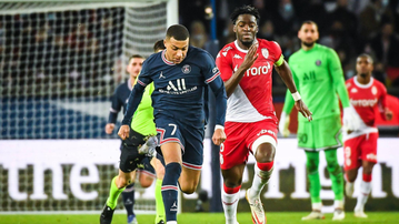 Man United in pole position to land Ligue 1 star