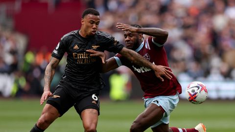 Arsenal's title dream hangs by thread after draw at West Ham