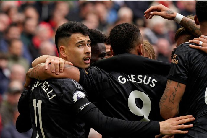 Gabriel Jesus and Gabriel Martinelli celebrate Arsenal goal.