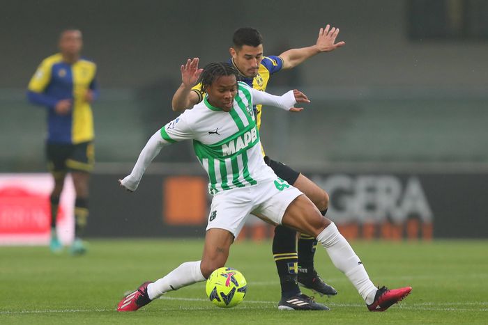 Armand Lauriente in action for Sassuolo