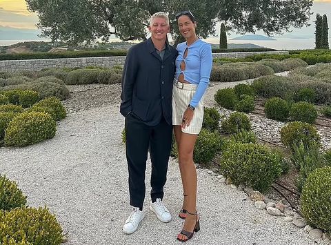 Former Man United Midfielder Risks Losing Half Of His $30m Fortune With Marriage To Superstar Wife On The Rocks