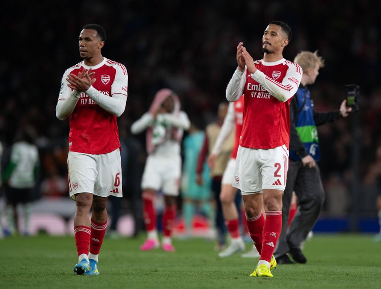 Arsenal players celebrating qualifying for semi-final || Imago