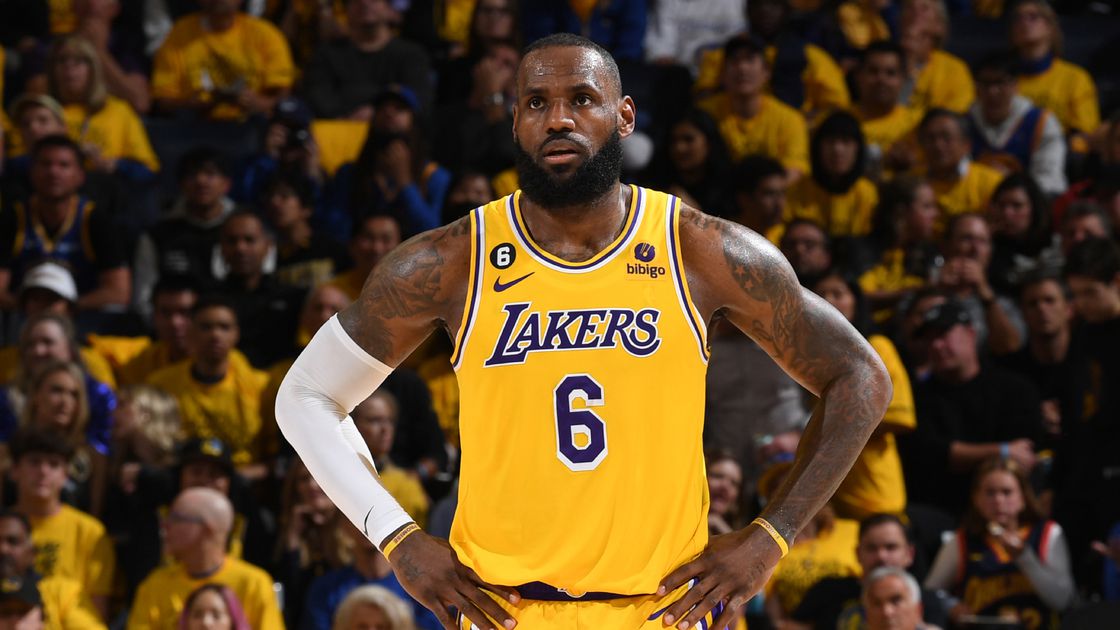 Lakers' LeBron James Responds to Nuggets' Offseason Comments Ahead of Opener