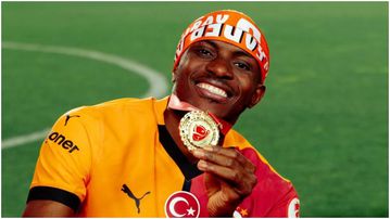 Osimhen bows to Super Mario after smashing 24-year-old record: a true passing of the torch