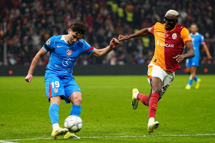 Osimhen down pecking order as Barcelona director travel to England for another striker