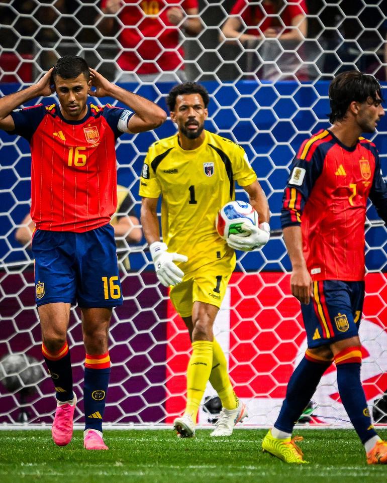 Cabo Verde keeper Vozinha is the Pulse of the Day.