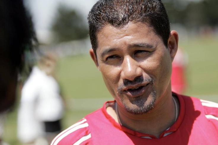 Former Kaizer Chiefs Coach on Gor Mahia Radar After Massive Application Turnout