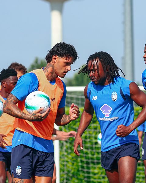 Lookman back with his teammates in training.