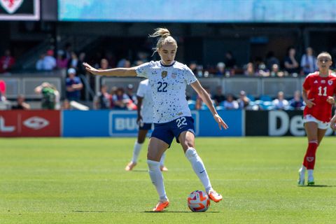 Kristie Mewis: 7 things you should know about Sam Kerr's lesbian partner