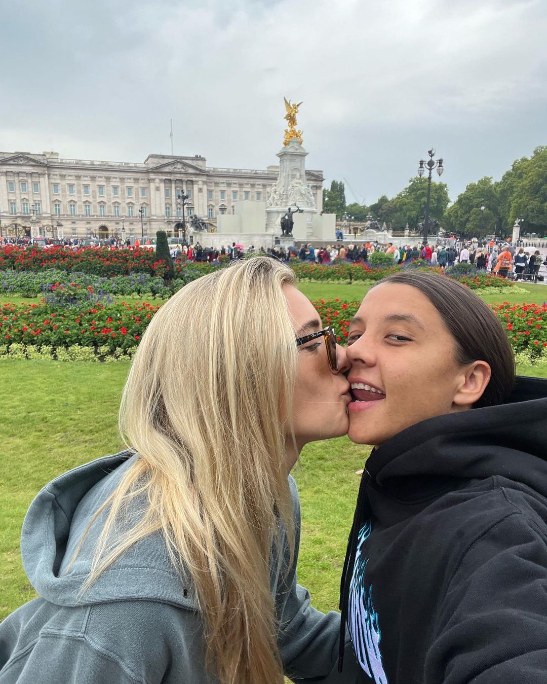 Are Kristie Mewis and Sam Kerr dating?