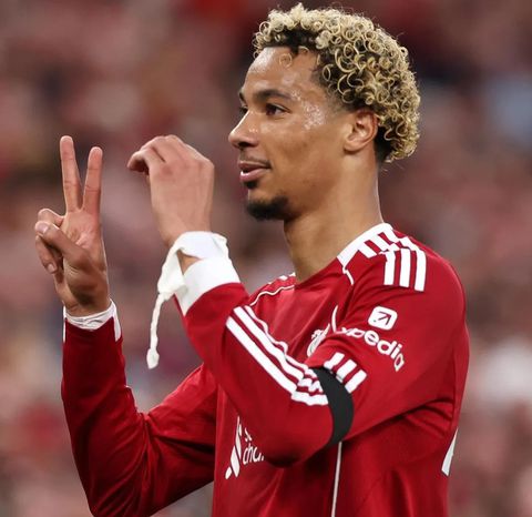 Ekitike's tribute to Diogo Jota. (Photo Credit: Premier League.)