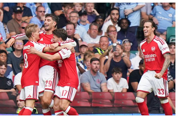 Premier League champions get first trophy of the season