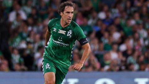 Top 10 football legends who never saw red cards