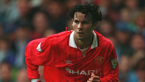 Top 10 football legends who never saw red cards