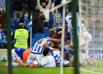 Late Lobete goal sends 10-man Real Sociedad top of La Liga