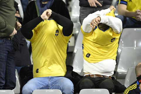 Sweden supporters changing clothes after news of the attack | Imago