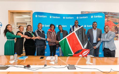 Paul Tergat Flags Off Kenyan Elite Runners for Sanlam Cape Town Marathon