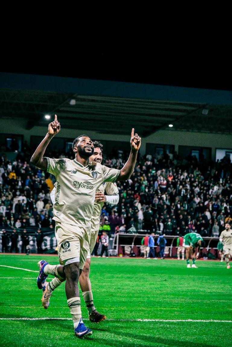 Kelechi Iheanacho celebrates his latest goal.
