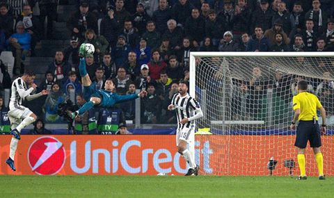 On this day 5 years ago, Cristiano Ronaldo scores a spectacular bicycle  kick goal to put Real Madrid up 2-0 against Juventus in the first leg of  the 2017-18 UEFA Champions League
