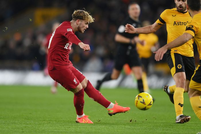 Harvey Elliott scores for Liverpool against Wolves