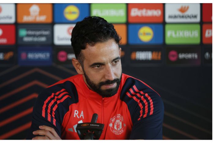 Amorim slams Fernandes and four others