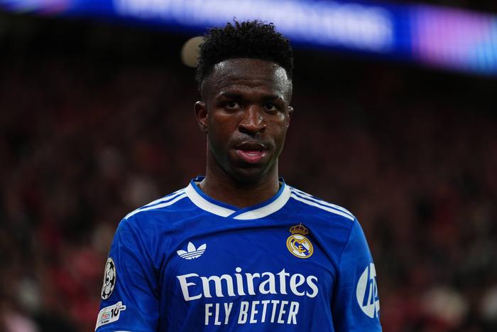 Real Madrid legend blasts club for Vinicius contract situation
